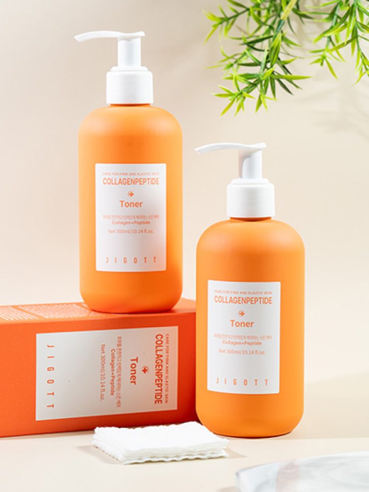 JIGOTT COLLAGENPEPTIDE TONER Омолаживающий тонер с комплексом из коллагена и пептида 300мл - картинка jigott-collagenpeptide-toner-2-750x1000.jpg